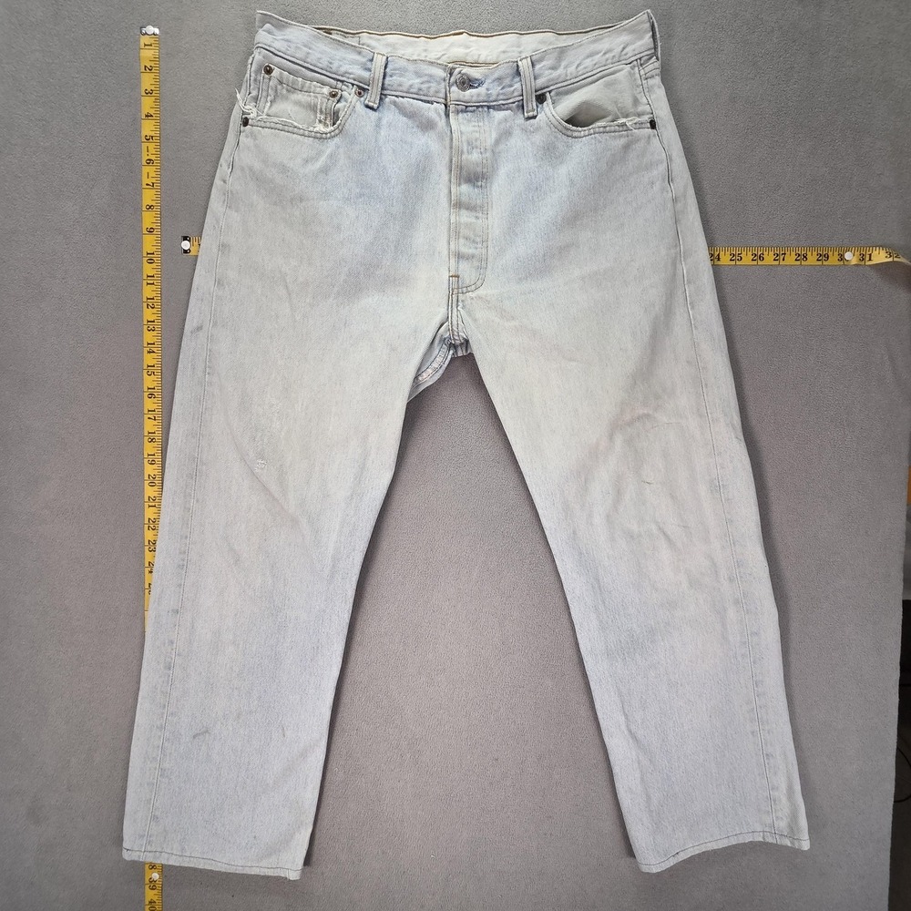 VTG Levis 501 Jeans Mens Light Wash Blue Straight Button Fly USA Fits‎ 33x26
